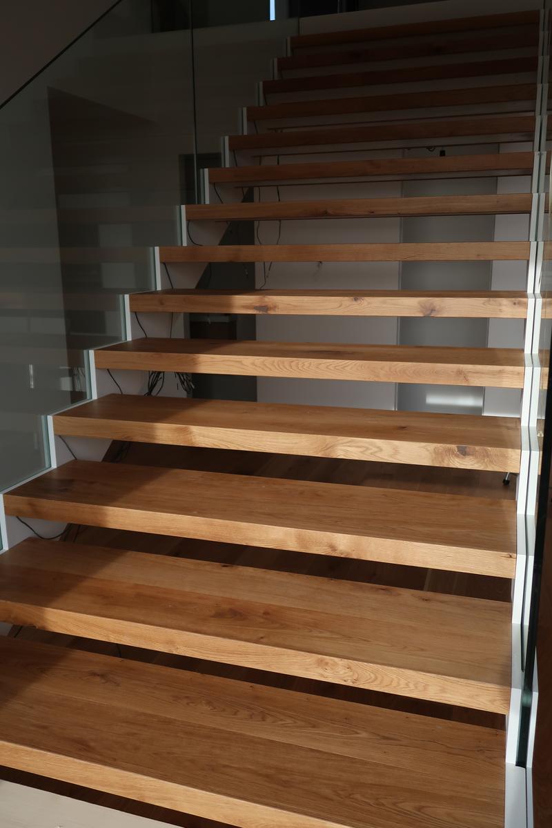 Nášlapy na ocelové schody